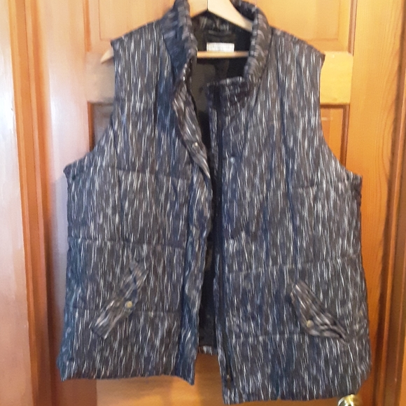 Liz Claiborne black and white vest - Picture 2 of 4